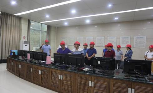 发展集团党委书记、董事长谭建华带队督查分星空买球·(中国)官方网站
防洪防汛工作