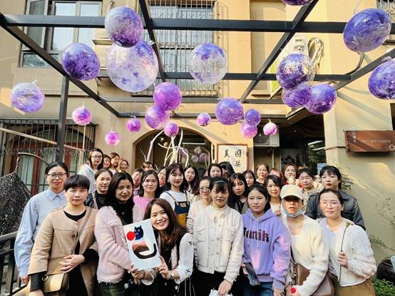 巧手创造 绽放芳华—星空买球·(中国)官方网站养老组织女员工开展妇女节庆祝活动