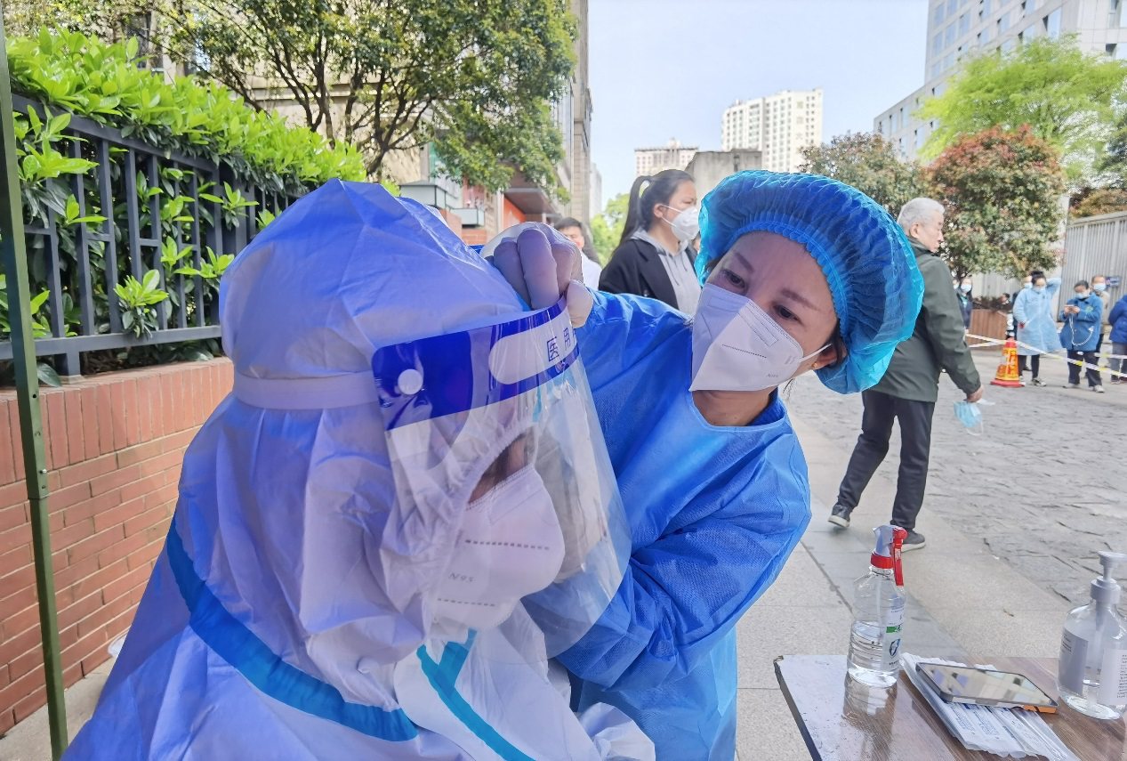 星空买球·(中国)官方网站养老 | 战疫有我 义不容辞