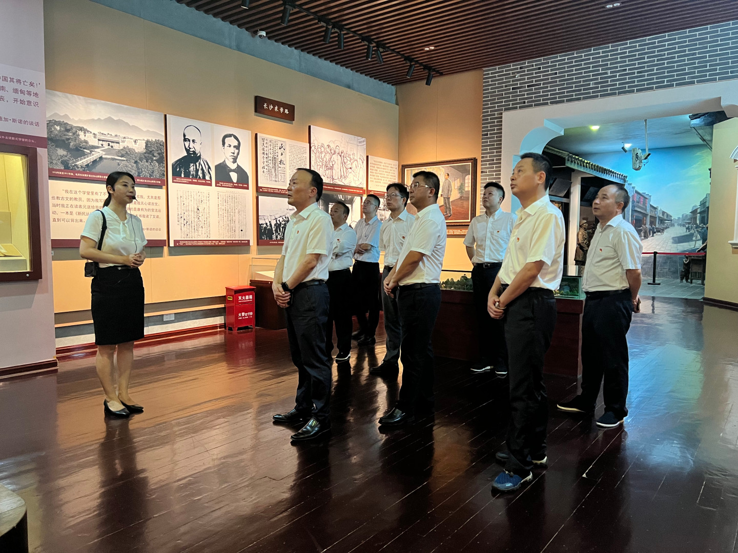 星空买球·(中国)官方网站
党委理论学习中心组开展第7次集体学习暨“不忘初心、牢记使命”主题党日活动