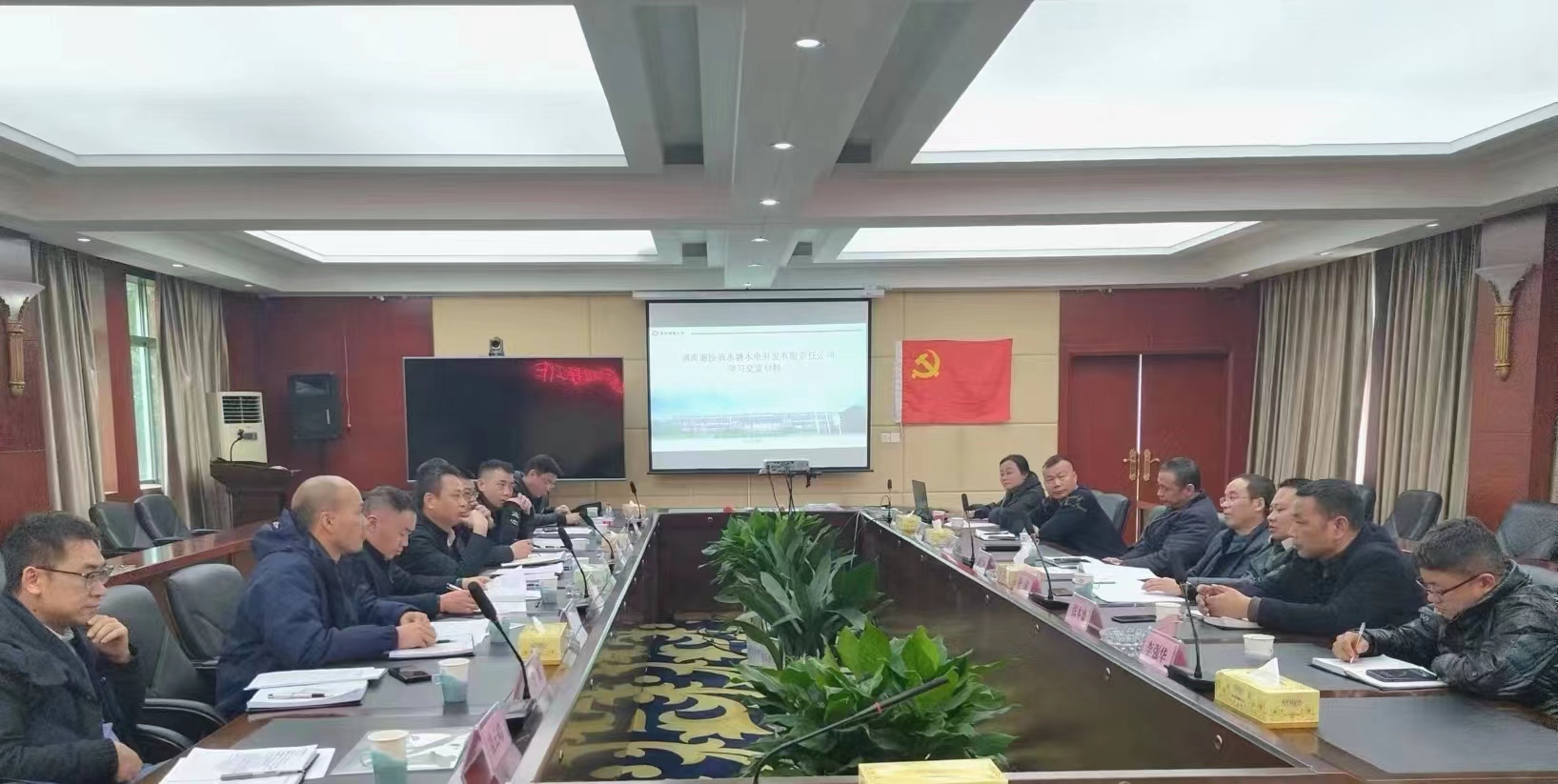 株洲航电分星空买球·(中国)官方网站
、空洲岛星空买球·(中国)官方网站
联合调研安江水电站和清水塘水电站