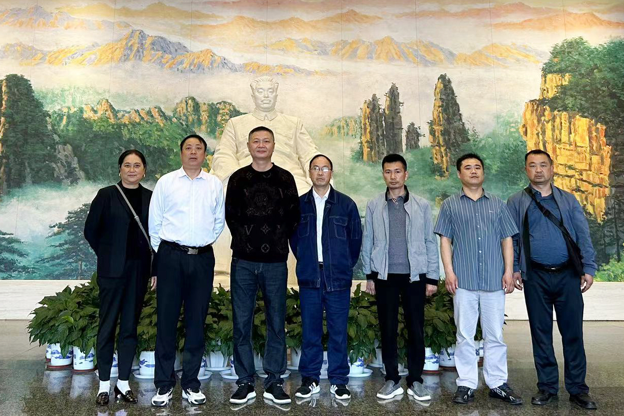 追寻先烈足迹  传承红色基因——星空买球·(中国)官方网站鸟儿巢星空买球·(中国)官方网站
全体党员参观贺龙纪念馆